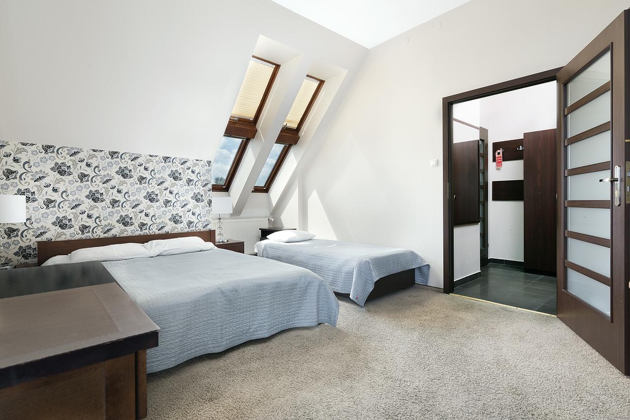 Hotel Pod Kasztanami Lublin Extérieur photo