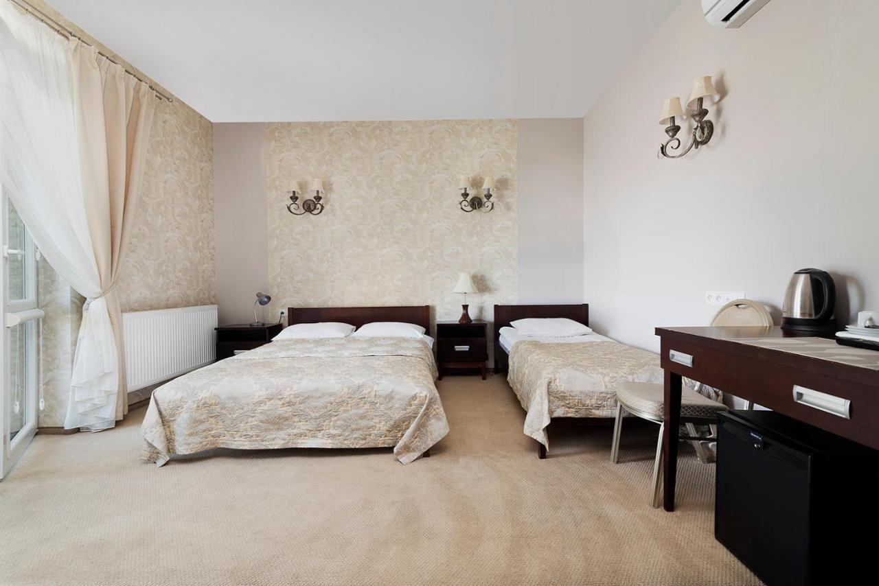 Hotel Pod Kasztanami Lublin Extérieur photo