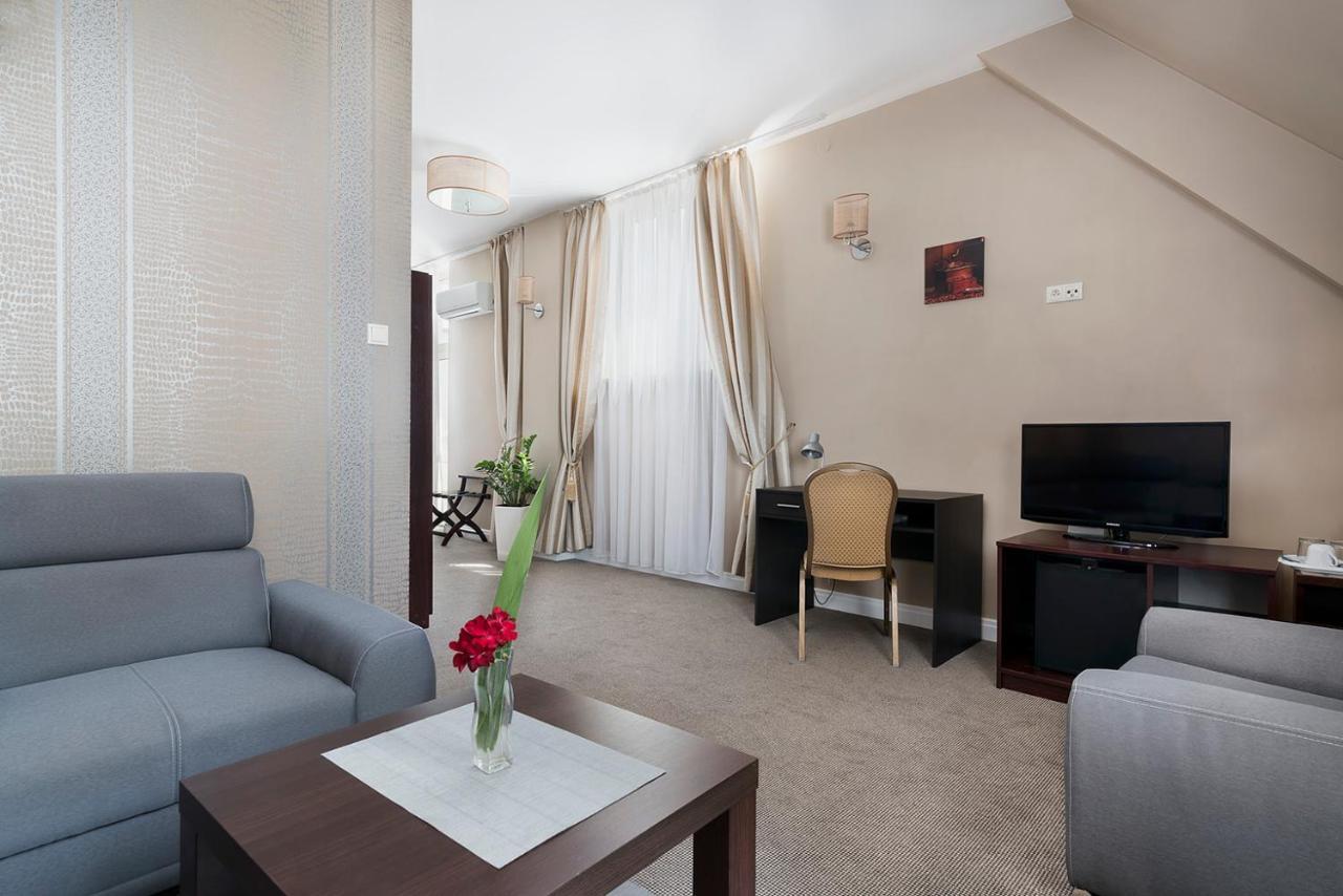 Hotel Pod Kasztanami Lublin Extérieur photo